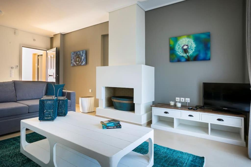 Eucalyptus Suite Sea View Karavómilosz Kültér fotó
