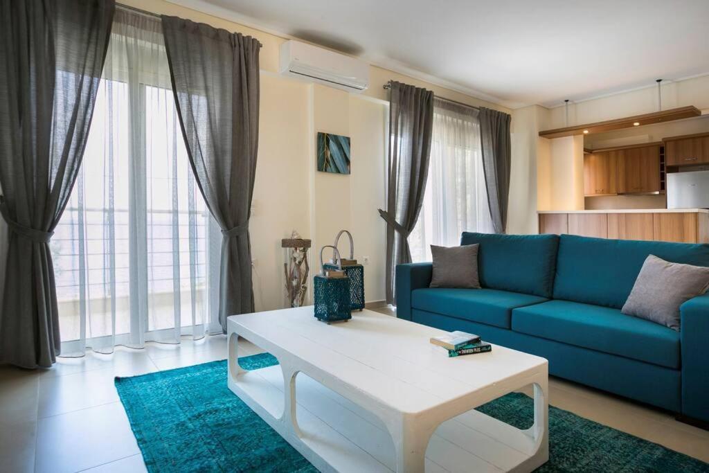 Eucalyptus Suite Sea View Karavómilosz Kültér fotó