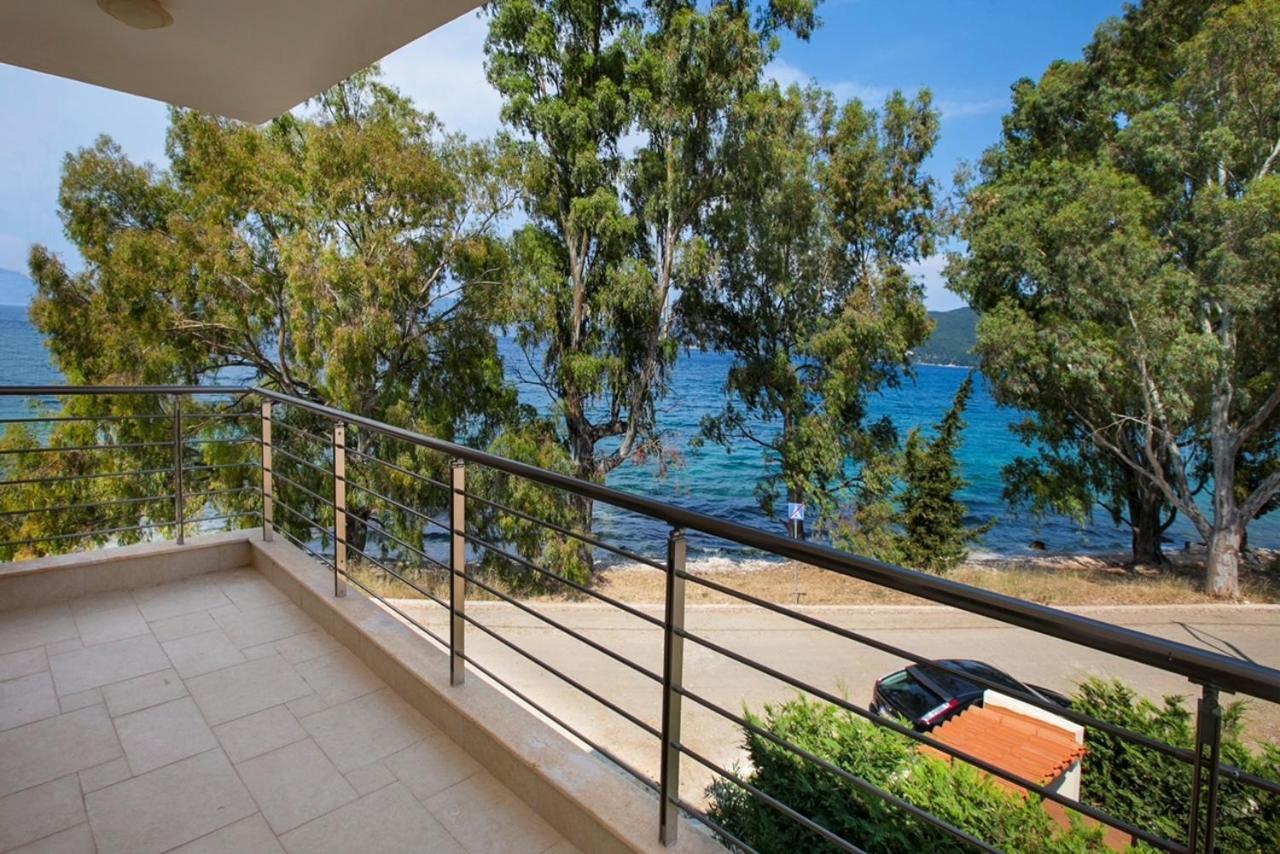 Eucalyptus Suite Sea View Karavómilosz Kültér fotó